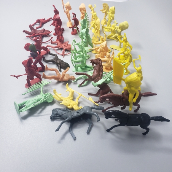 1970's Vintage Tim Mee Cowboys & Indians Collectible Toy Figures. (88 Pieces) - Picture 9 of 9